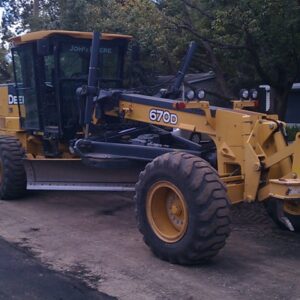 John Deere 670D-2006