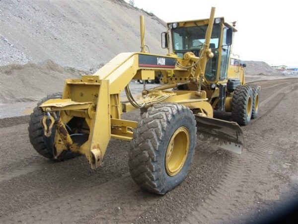 CAT 140H-2004